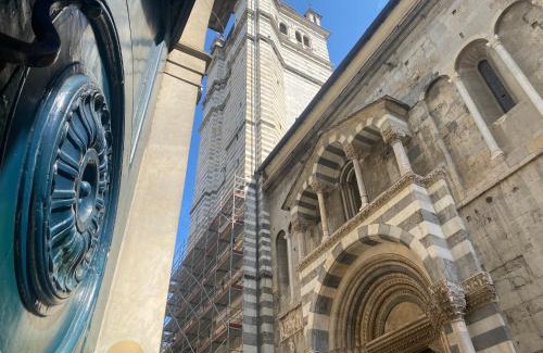 Genoa Historical Centre Apartment | Amazing Apt San Lorenzo 19, Rolli palace UNESCO - Overlooking the Cathedral FREE PRIVATE PARKING