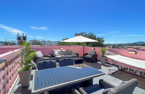 Santa Ana Apartment | Amazing Apt w/Private Terrace & BBQ for Relaxing