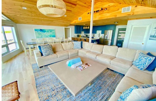 Hartswell House | Amazing beach home on the water with pool