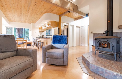 Alyeska Cabin | Amazing cabin close to lifts, brewery, dining, hiking and biking.