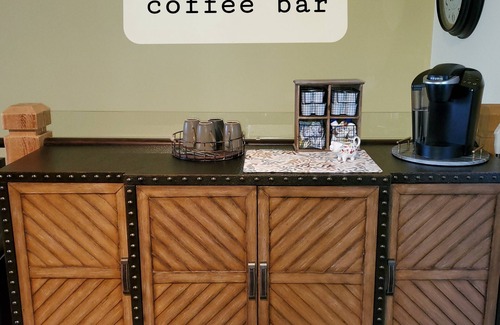 Harbor Springs Cottage | Amazing Carriage House & Yard w/Private (heated) GARAGE in the HEART of TOWN!