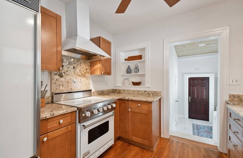 Crescent Heights House | Amazing Crescent Lake Home - Lakefront and Just Blocks from Downtown St Pete