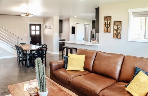 Moab South Valley House | Amazing custom new home with modern amenities for a memorable and comfortable stay.