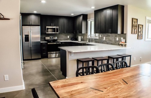 Moab South Valley House | Amazing custom new home with modern amenities for a memorable and comfortable stay.