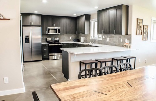 Moab South Valley House | Amazing custom new home with modern amenities for a memorable and comfortable stay.