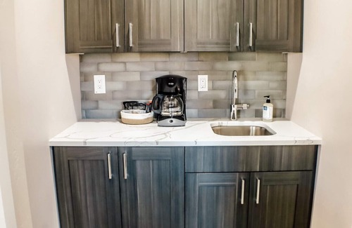 Moab South Valley House | Amazing custom new home with modern amenities for a memorable and comfortable stay.