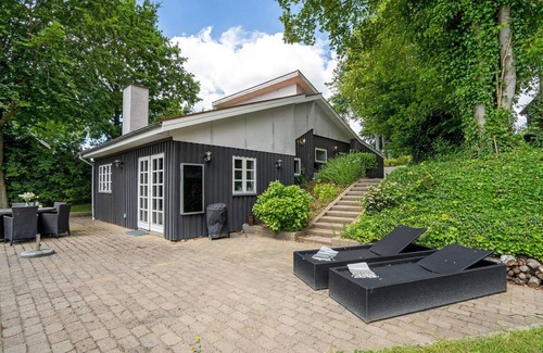 Andkær Vig House | Amazing home in Børkop with WiFi