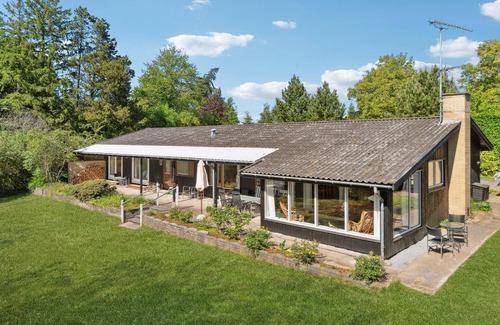 Dronningmolle House | Amazing home in Dronningmølle with WiFi