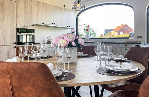 Woumen House | Amazing home in Diksmuide with WiFi