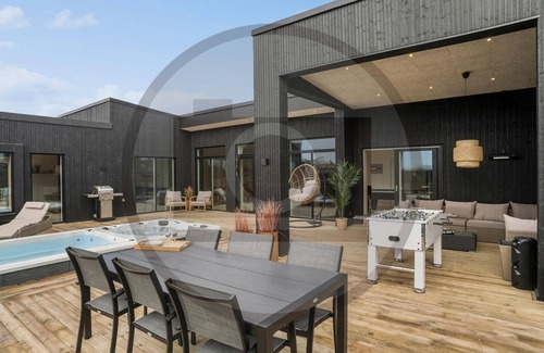Øksenmølle House | Amazing home in Ebeltoft with sauna