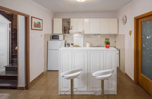 Sveta Nedelja House | Amazing home in Erzisce with jacuzzi