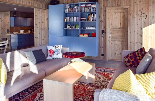 Vikberget House | Amazing home in Flå with WiFi