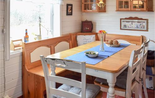 Austrheim House | Amazing Home In Fonnes With Wifi