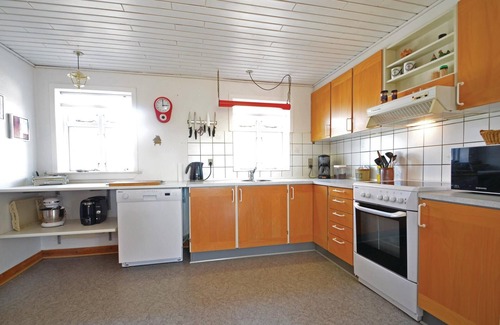 Lild Strand House | Amazing home in Frøstrup with WiFi
