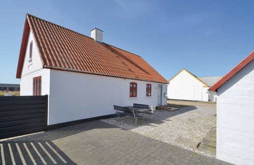 Lild Strand House | Amazing home in Frøstrup with WiFi