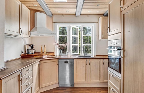 Udsholt House | Amazing home in Græsted with jacuzzi