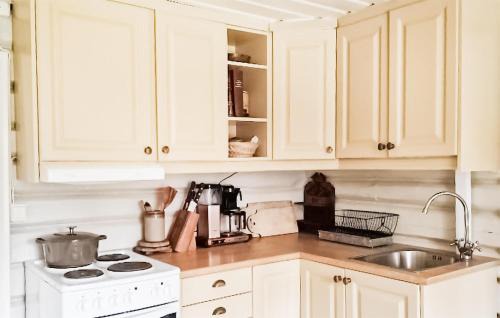 Hole Municipality House | Amazing Home In Hønefoss With Wifi