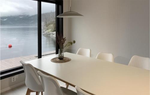 Suldal House | Amazing Home In Hebnes With Wifi