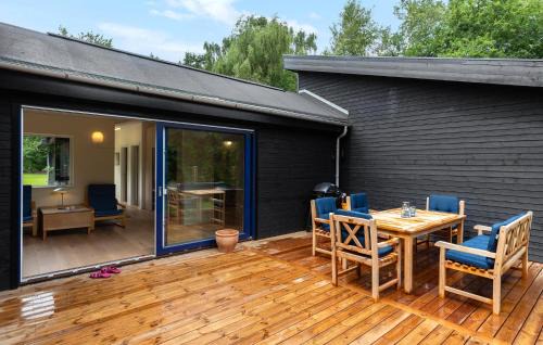 Hundested House | Amazing Home In Hundested With Kitchen