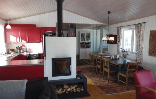 Nord-Fron House | Amazing Home In Kvam With Kitchen