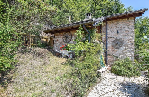 Lamon House | Amazing home in Lamon with WiFi