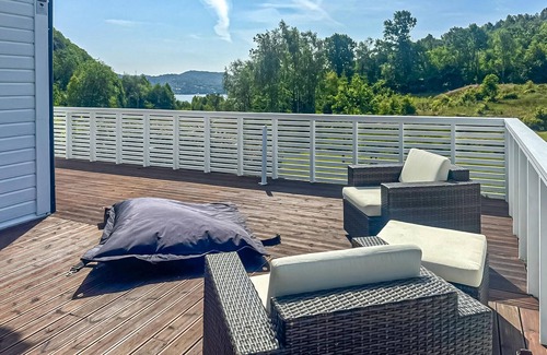 Lyngdal House | Amazing home in Lyngdal with WiFi