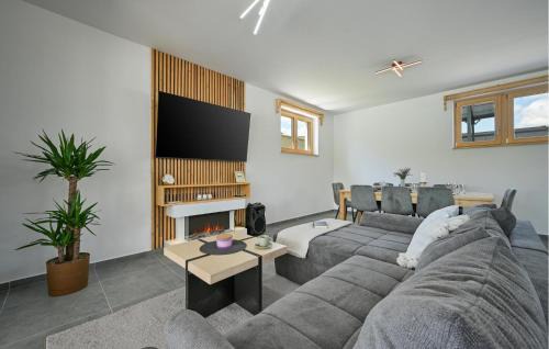 Veliko Trojstvo House | Amazing Home In Maglenca With Sauna