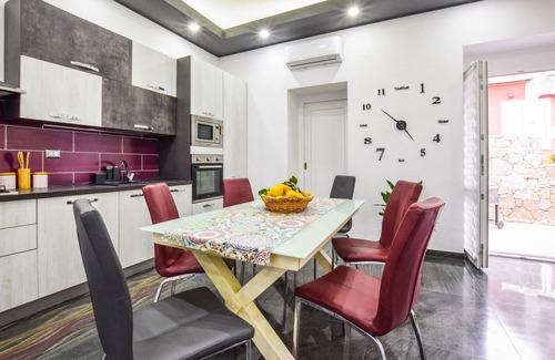 Mitogio House | Amazing home in Mitogio with WiFi
