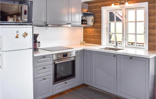 yer House | Amazing Home In Øyer With Kitchen