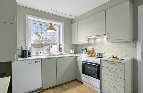 Ronne House | Amazing home in Rønne with WiFi