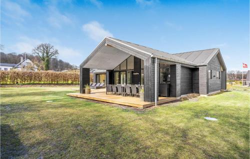 Grønninghoved Strand House | Amazing Home In Sjølund With Sauna