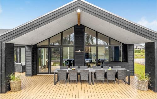 Grønninghoved Strand House | Amazing Home In Sjølund With Sauna