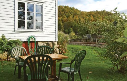 Hjelmeland House | Amazing Home In Skiftun With Wifi