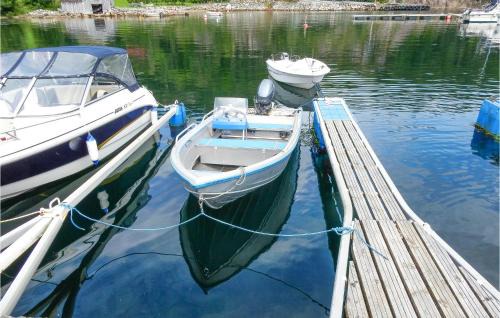 Hjelmeland House | Amazing Home In Skiftun With Wifi