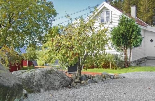 Hjelmeland House | Amazing home in Skiftun with WiFi