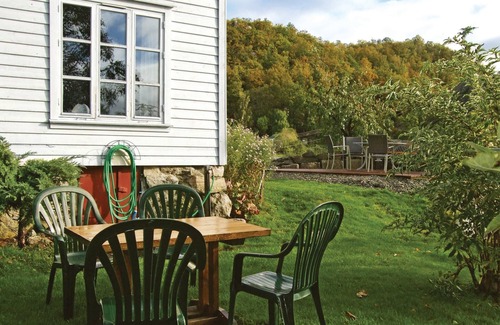 Hjelmeland House | Amazing home in Skiftun with WiFi