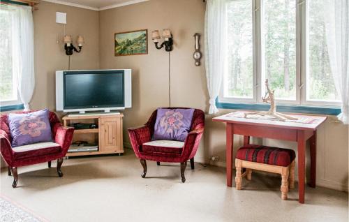 Soemaadalen House | Amazing Home In Tufsingdalen With Wifi