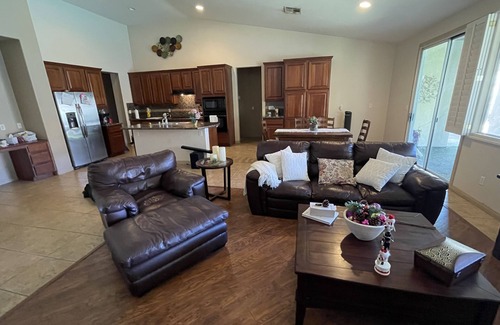 Monarch Estates House | Amazing house 6 minutes strip; 3 bedrooms 3.5 bathrooms, pool, security 24 hs.