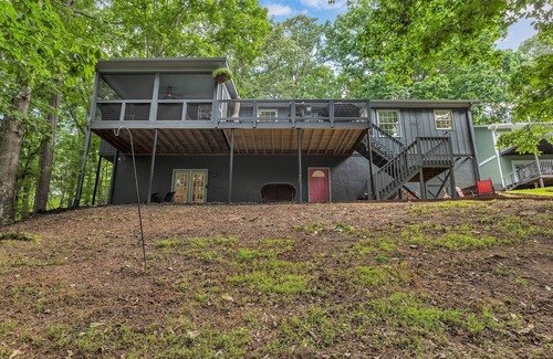 Gainesville House | Amazing Lakefront Home With A Dock