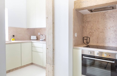 Alfama Apartment | Amazing Lisboa! Views & Style in Historical Graça