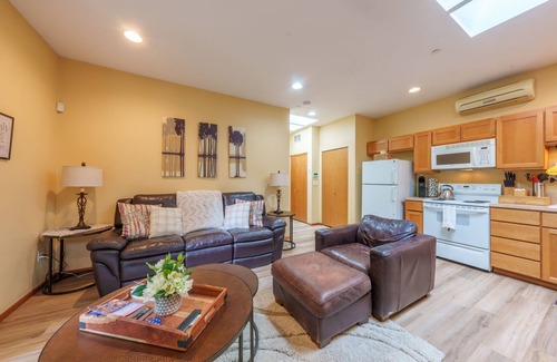 Bothell Apartment | Amazing Locatation in Bothell ~ Mother In Law Suite