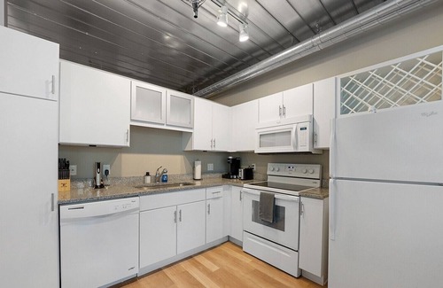Old West Side Condo | Amazing Location! Heart of Ann Arbor with Amenity Galore 203