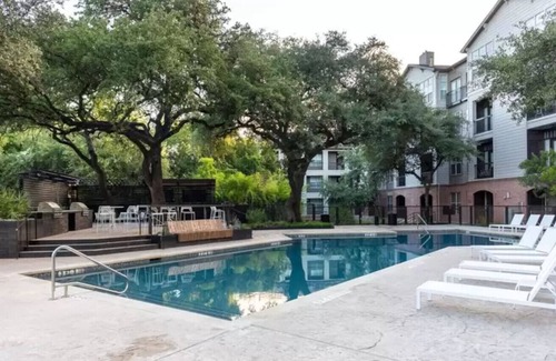 Bouldin Condo | Amazing Location! Huge, Hip and Super Stylish