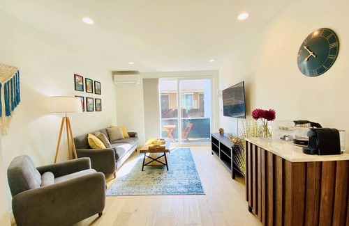 West Woodland House | Amazing location in Ballard near all attractions