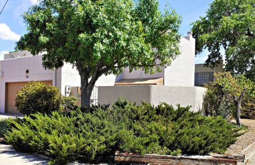 West Park House | Amazing Location steps from Historic Old Town, Museums and Restaurants