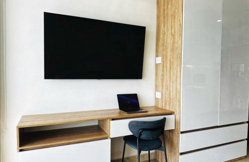 Urbanizacion Eliana Apartment | Amazing loft - 2 minutes from the airport!
