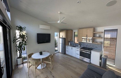 Leucadia House | Amazing Modern Guesthouse in Encinitas!