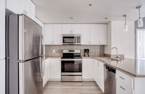 Mountain View Apartment | Amazing Mountain View 2BR w/Gym, Roof & W/D, nr highways, by Blueground