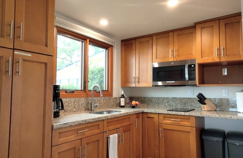 Cielito House | Amazing Ocean/Coastline/Mountain views. Pvt. 1-Bdrm Guest Home w/Patio, Hot Tub