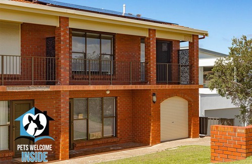 McCracken House | Amazing Ocean Views At This Exclusive 4 BR Holiday Home